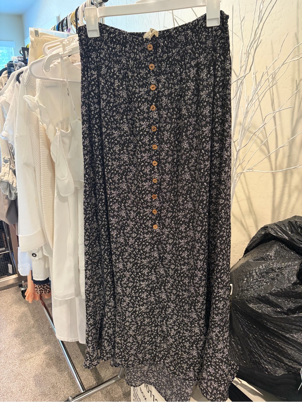 eesome Black Floral Button-Front Maxi Skirt